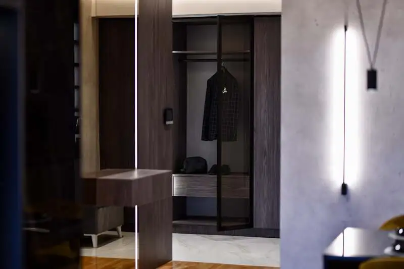 Слика од мебел