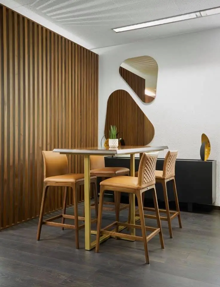 Слика од мебел